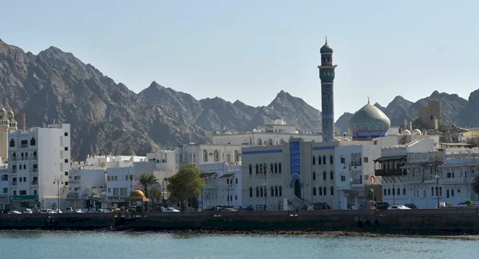 أمطار غزيرة تضرب عمان ووفاة شخص