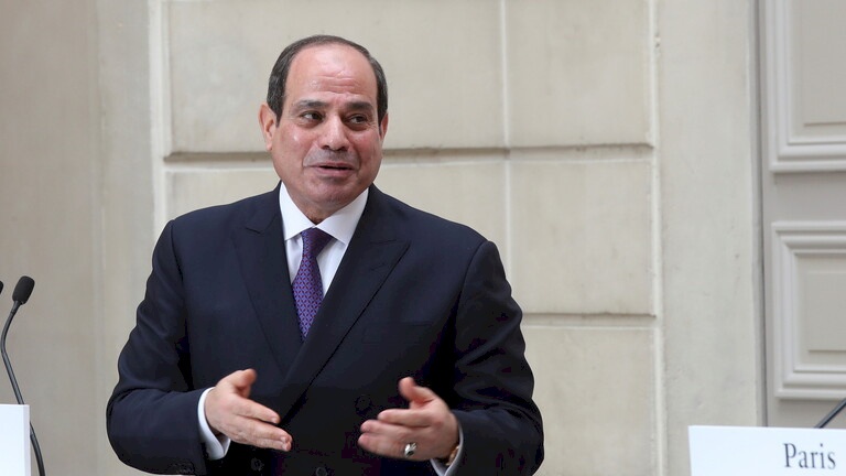 فنان مصري يناشد السيسي التدخل لوقف الإساءات بحق شقيقه المتوفى