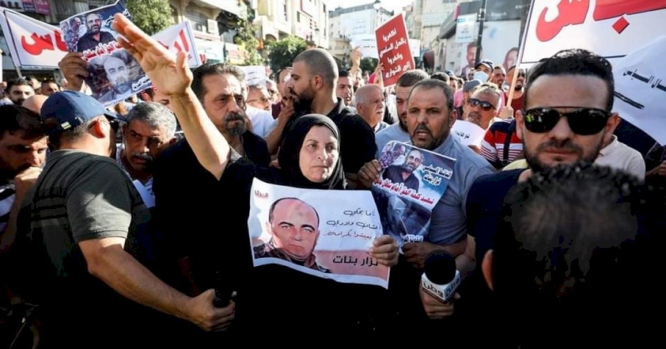 شخصيات وطنية وحقوقية تلتقي اشتية وتطرح مطالب الحراك الشعبي بعد وفاة نزار بنات