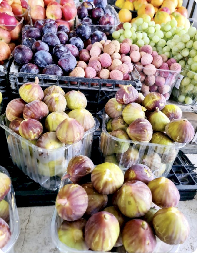سفير إسرائيل في الإمارات يروج لفواكه المستوطنات