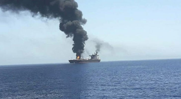 الاحتلال يتهم إيران بمهاجمة سفينة اسرائيلية ومصرع 2 من طاقمها