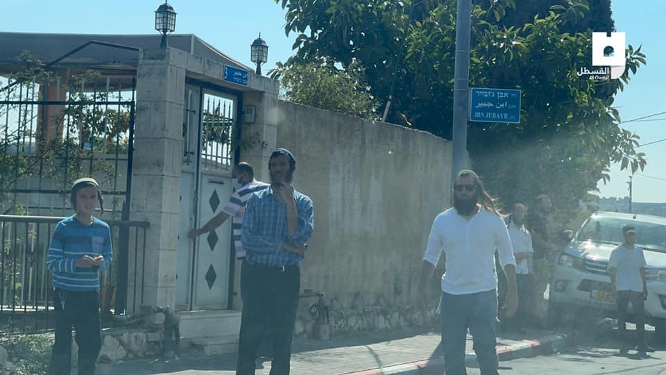 مستوطن يصيب شابا بالرصاص  في الشيخ جراح