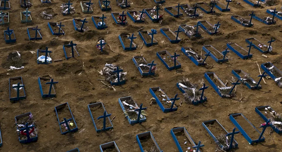 البرازيل تقترب من 20 مليون إصابة بفيروس كورونا والوفيات تتراجع