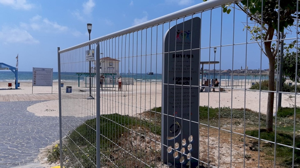 إجراءات إسرائيلية لمنع الفلسطينيين من دخول شواطئ عكا