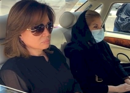 انهيار الفنانين في جنازة دلال عبد العزيز