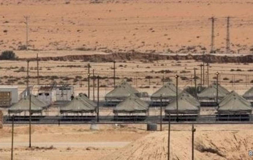 توتر في سجن "النقب" بعد الاعتداء على أسير مضرب عن الطعام