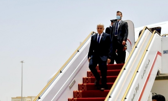 أول زيارة علنية.. لبيد يتجه إلى المغرب لتدشين سفارة إسرائيلية بالرباط