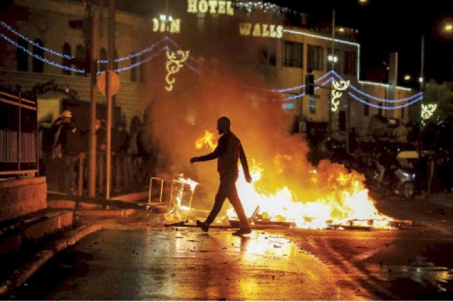 اشتباك مسلح ومواجهات عنيفة مع الاحتلال في نابلس (فيديو)