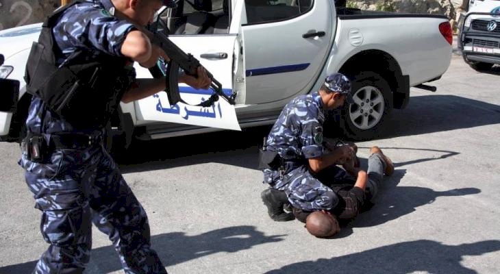 الشرطة تقبض على 5 تجار مخدرات وسموم في رام الله