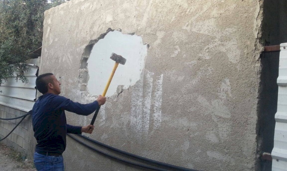 الاحتلال يجبر مقدسيا على هدم منزله