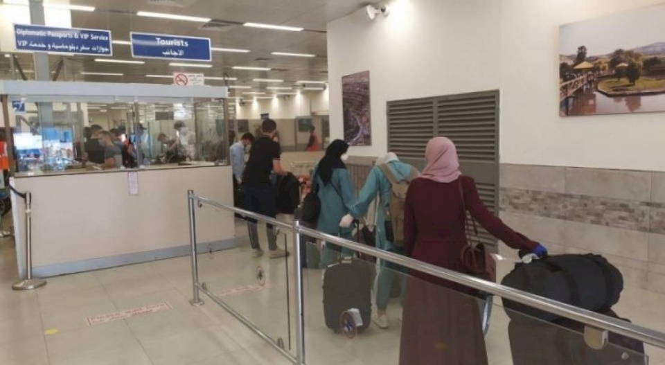نائب أردني يطالب السلطة بالضغط على الأردن لإلغاء "المنصة"