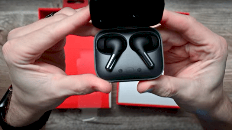 شاهد- OnePlus تنافس آبل وسامسونغ بسماعات لاسلكية جديدة
