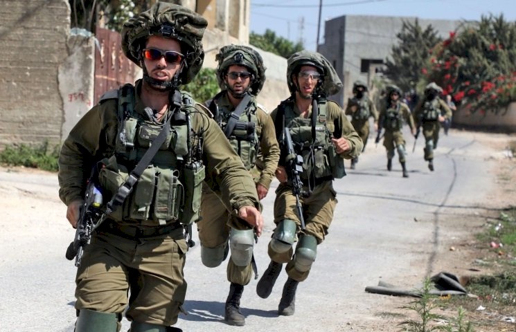 صحيفة تكشف عن محاولة اغتيال قائد جيش الاحتلال بوسط الضفة