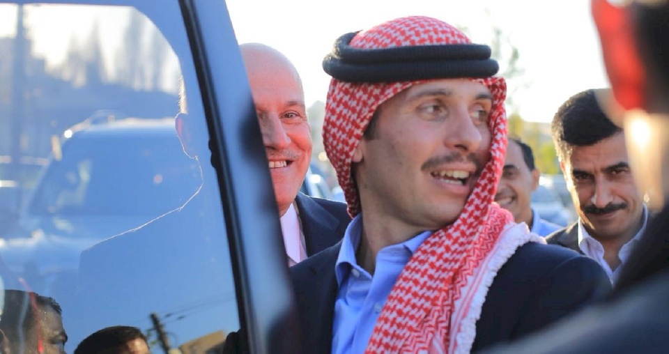 صورة مسربة للأمير حمزة بن الحسين تثير جدلا واسعا في الأردن (شاهد)