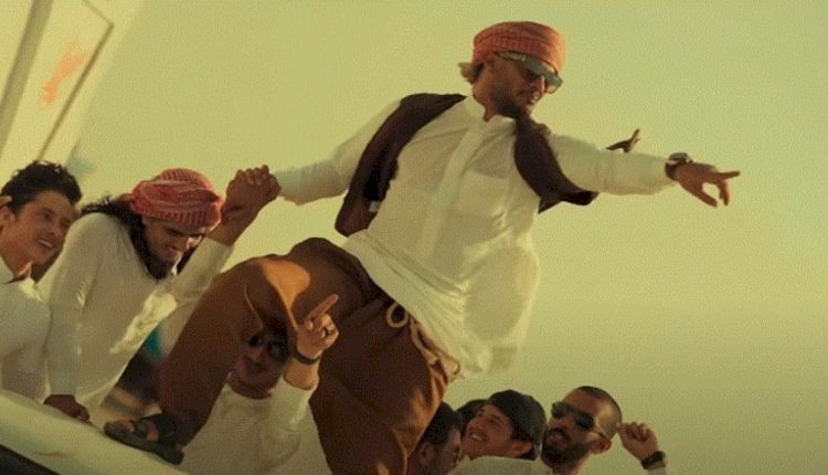 محمد رمضان يثير الجدل بسلاح حقيقي في أغنيته الجديدة ومشاهدات قياسية (فيديو)