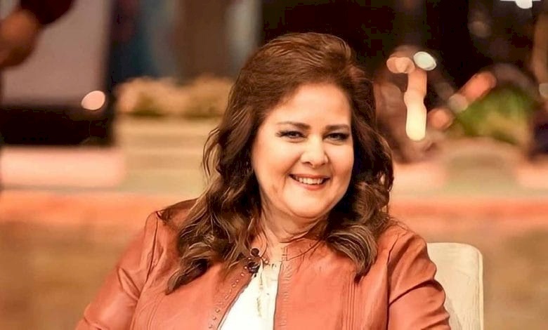 صلة قرابة لن تتوقعها.. دلال عبدالعزيز «خالة» هذه الفنانة الشهيرة (شاهد)