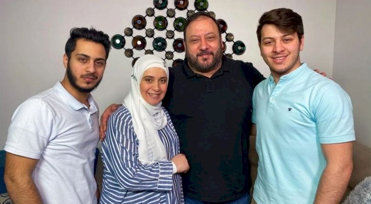 فرد جديد يظهر في عائلة خالد مقداد يضعهم في ورطة..ولماذا اتهموا بالعنصرية؟ (صورة)