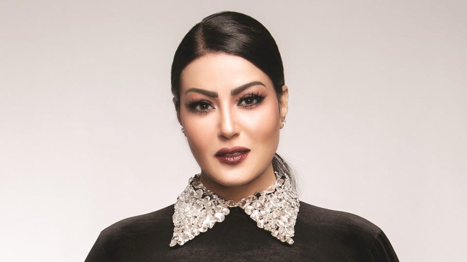 سمية الخشاب في ورطة بعد صورتها الإيحائية الخادشة وهذا ما قررته النقابة!
