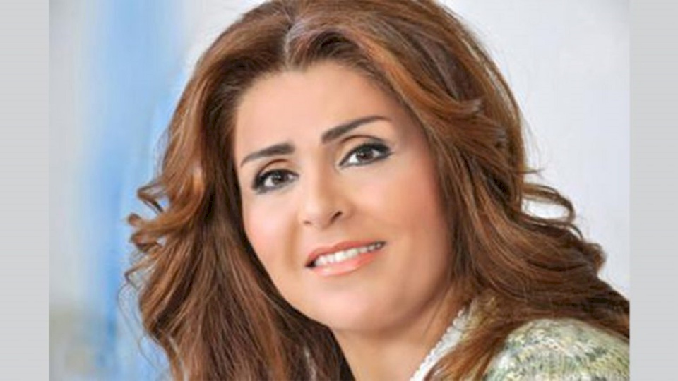 بعد غياب طويل.. هناء نصور تثير الجدل بأحدث ظهور لها مع إبنتها "العروس" - صورة
