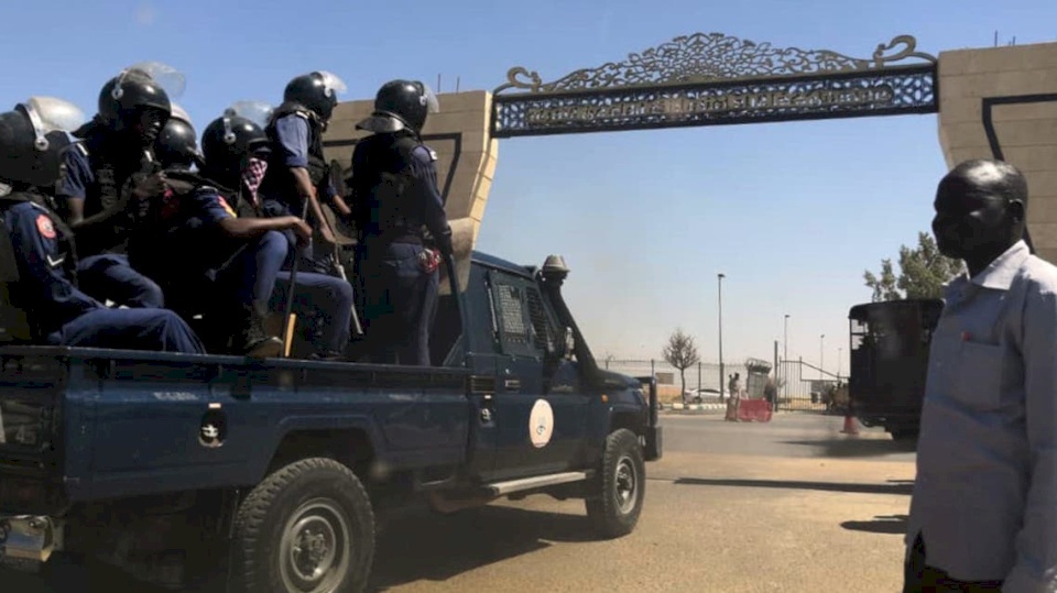 صدمة في السودان.. سيدة تدعي النبوة وتقتل طفلا وامرأة!