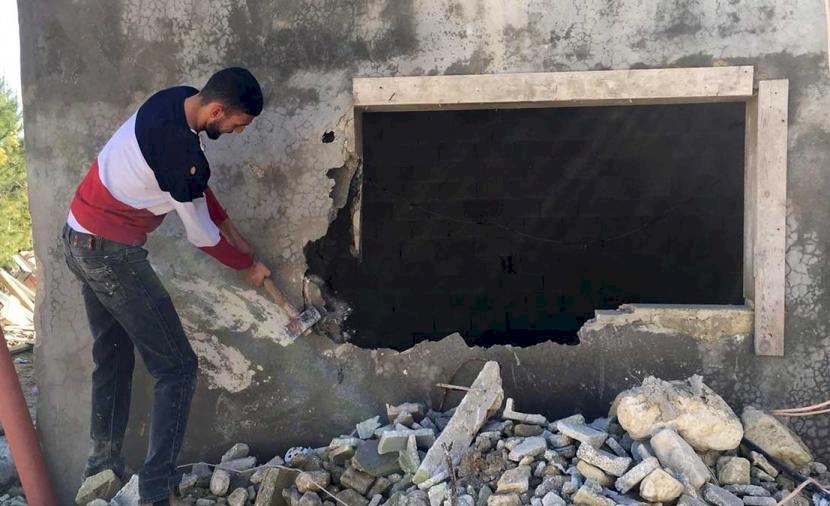 الاحتلال يجبر عائلة مقدسية على هدم منزلها