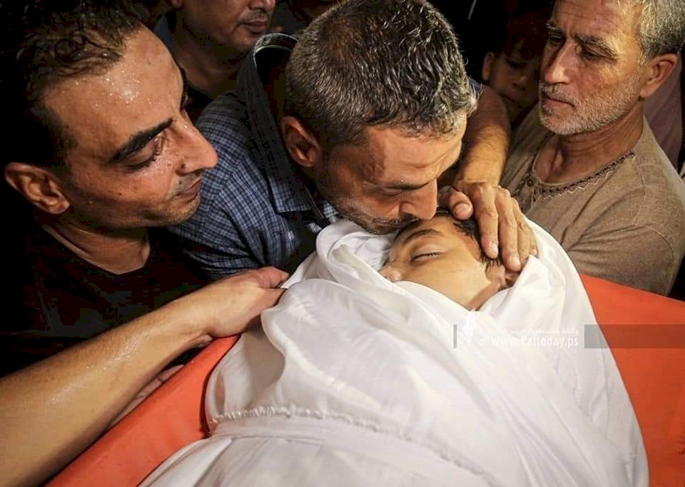 غزة: تشييع جثمان الشهيد الطفل أبو النيل