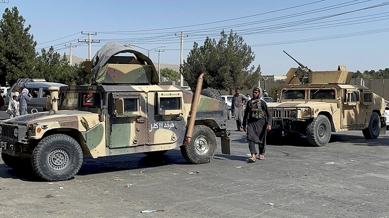 طالبان: ننتظر الإشارة الأخيرة من الأمريكيين لتولي السيطرة الكاملة على مطار كابل