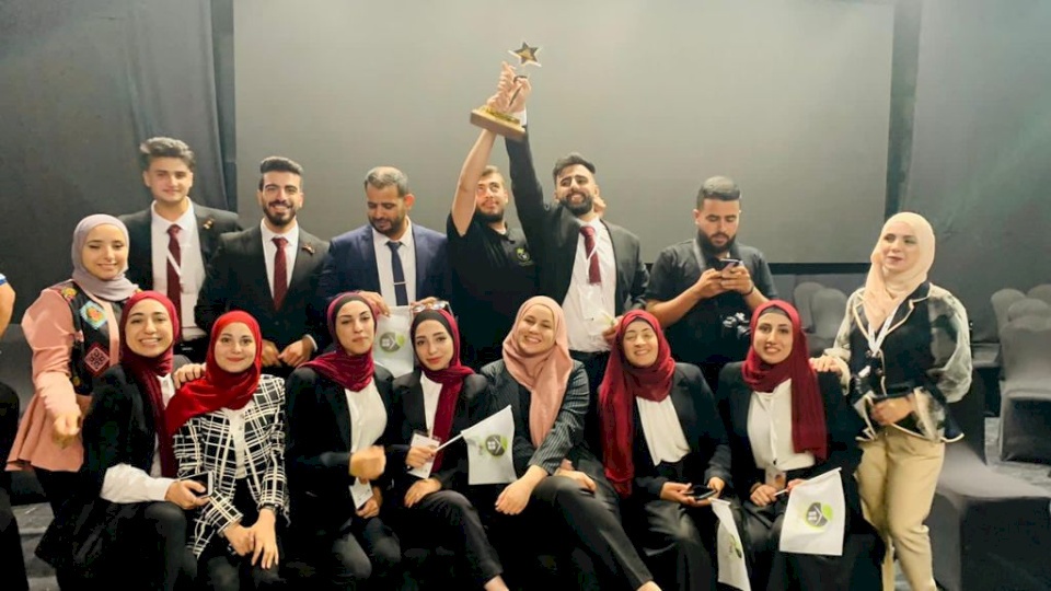 تأهل للمنافسة الإقليمية: فريق من طلبة جامعة القدس يفوز في مسابقة برنامج الشركات الطلابية على مستوى جامعات الوطن