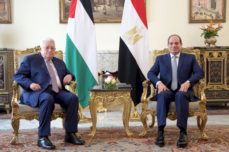 ماذا دار بين الرئيس عباس والسيسي في القاهرة؟
