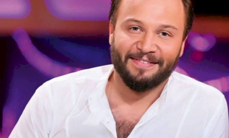 الموت يفجع الفنان مكسيم خليل بأقرب الناس عليه