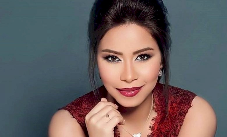 شاهد| ابنة شيرين عبد الوهاب تتحول بشكل كامل لنسخة طبق الأصل منها
