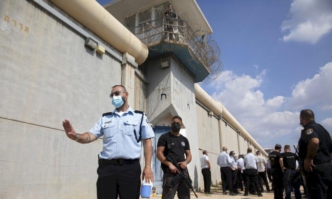 توتر شديد في سجن "جلبوع" بعد قمع الأسرى بقسم 3