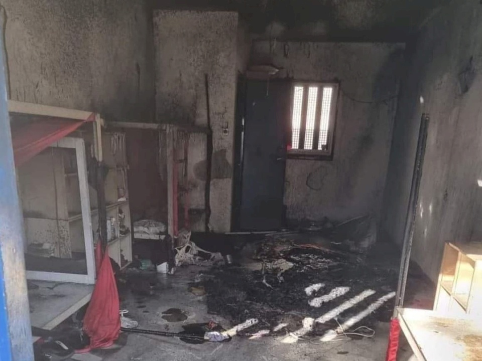 هيئة الأسرى: جرائم نازية في سجن النقب والأسرى يحرقون الغرف