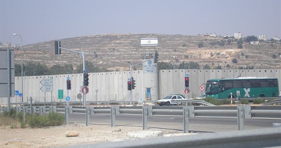 أسرى قسم 6 في سجن النقب يشعلون النار في الزنازين