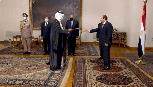 السيسي يتسلم أوراق اعتماد سفير قطري "فوق العادة"