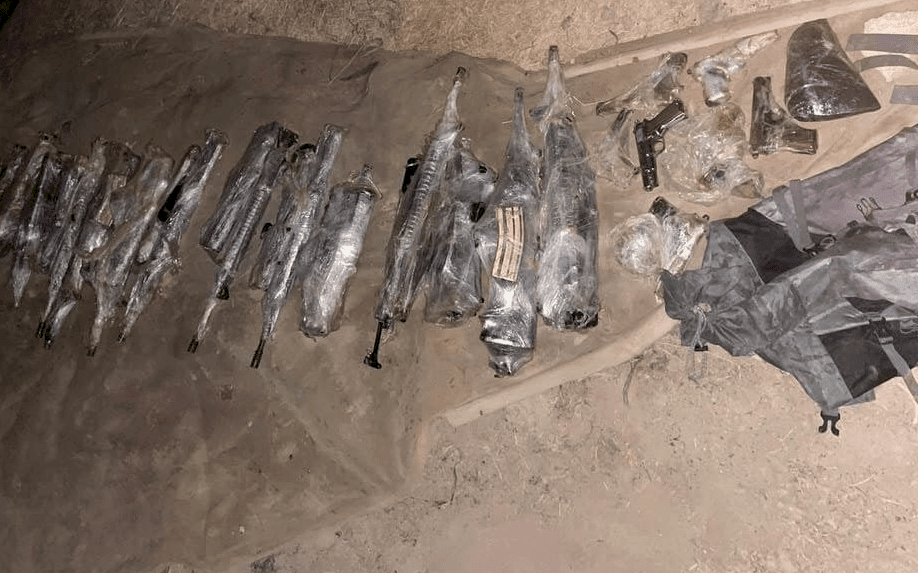 الاحتلال يزعم ضبط محاولة لتهريب أسلحة عبر الحدود مع الأردن