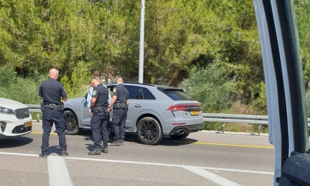 مقتل شرطي إسرائيلي وإصابة آخر بحادث دهس في نهاريا