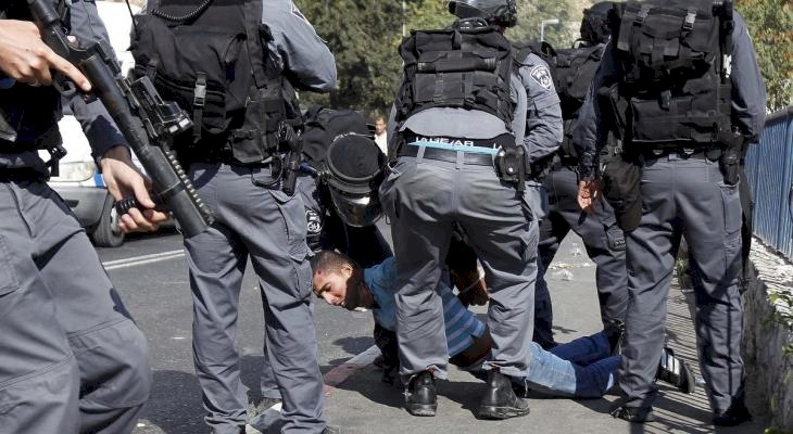 شرطة الاحتلال تعتقل 11 عاملا فلسطينيا