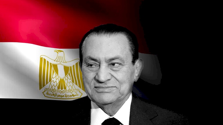 كاتب مصري يكشف معلومات عن سقوط نظام الرئيس الأسبق حسني مبارك