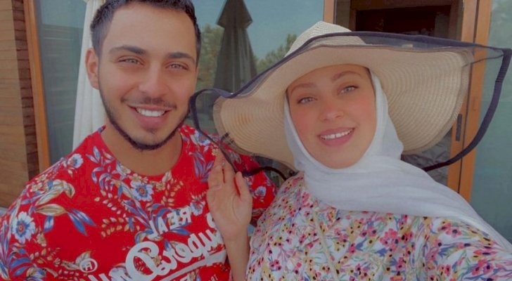 الوليد مقداد ونور غسان يطلّان بحلّة جديدة ويستعرضان زينة رمضان في منزلهما (فيديو)