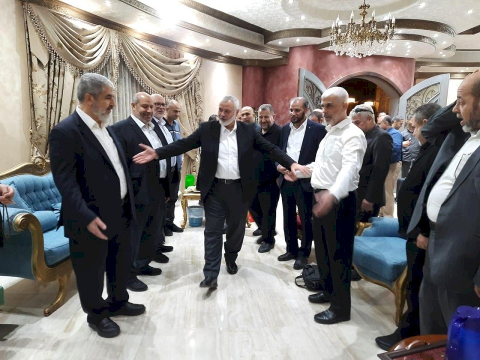 صور| التئام وفد حماس من الداخل والخارج في القاهرة