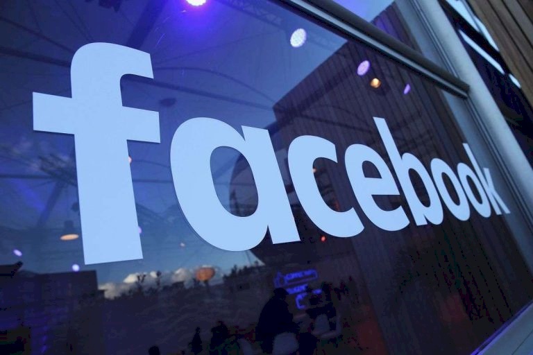 شركة فيسبوك: نعتذر لميارات الأشخاص.. وهذا سبب الخلل