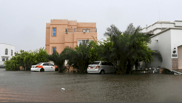 الإعصار "شاهين" يهدد 6 محافظات في اليمن