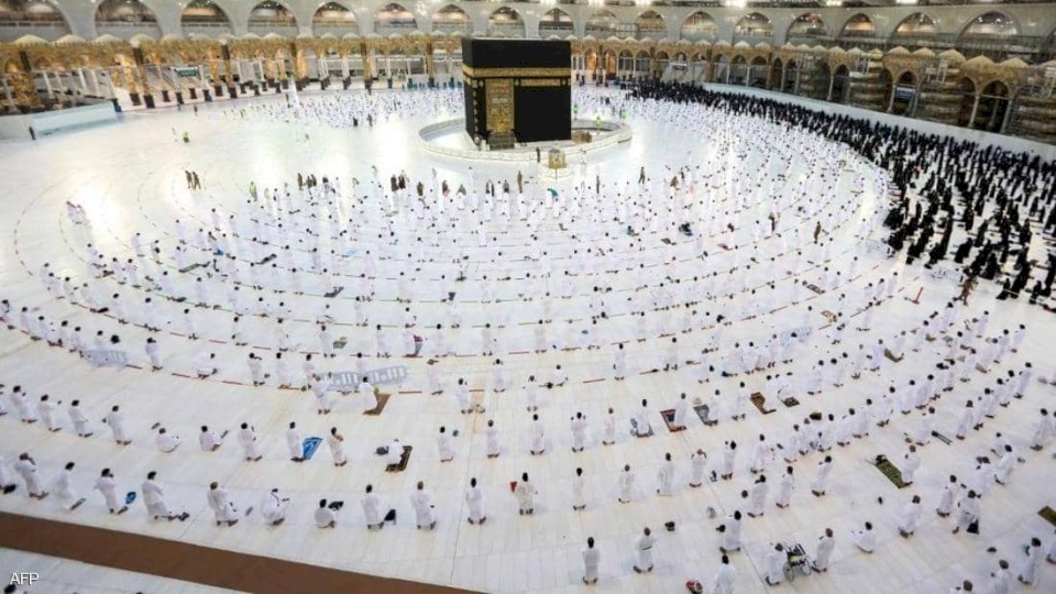 السعودية.. شرط جديد للحصول على "تصاريح أداء العمرة"