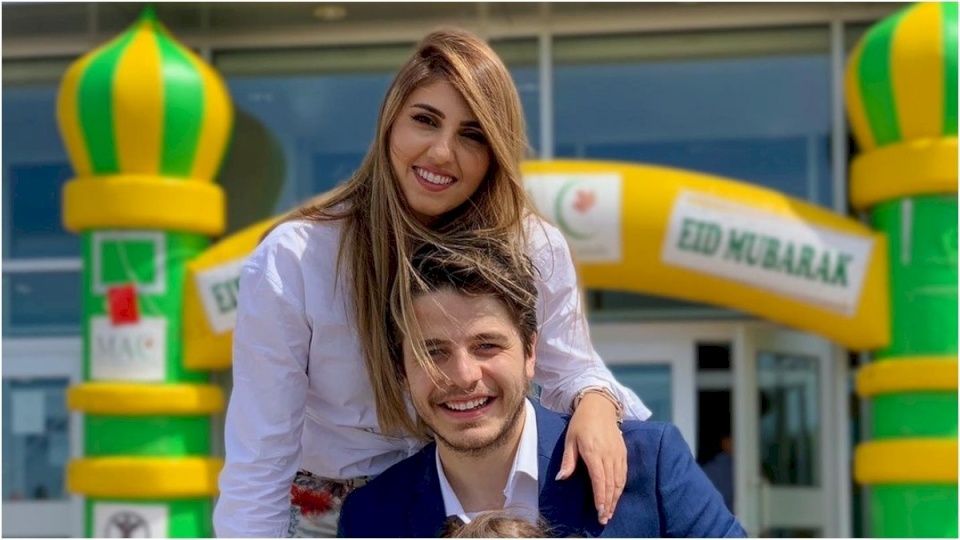 هذا ما حدث خلال افتتاح أنس مروة وأصالة المالح متجرهما في الأردن
