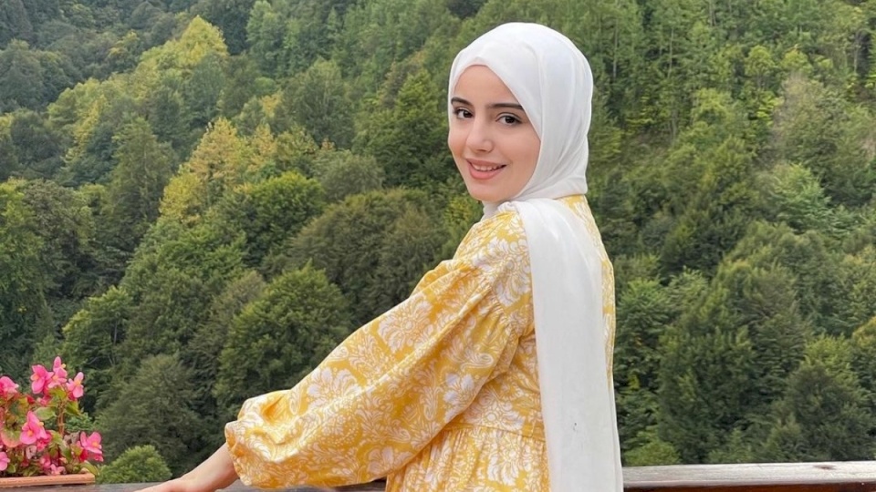 أمل قطامي تهدد بعد أنباء ارتباطها بالمعتصم بالله مقداد