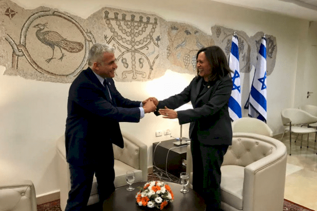 هاريس تلتقي لابيد: الإدارة الأميركية ملتزمة لإسرائيل وأمنها