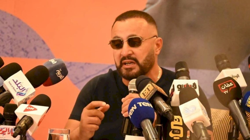 كلمة "عفوية" تورّط أحمد السقا.. والفنان: لا أجرؤ