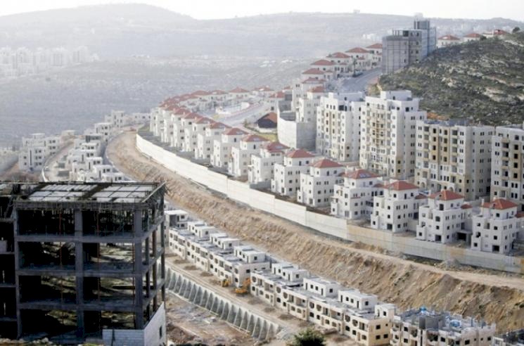 صحيفة عبرية تكشف عن مخطط إسرائيلي لمضاعفة عدد المستوطنين وهدم مبان فلسطينية في مناطقC