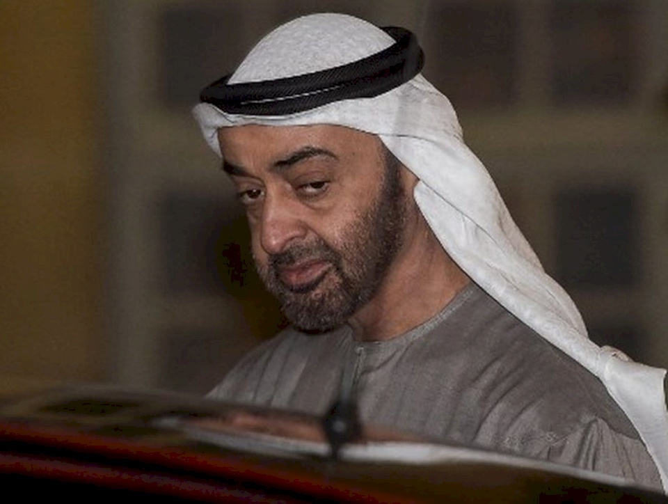 بن زايد يدعو رئيس وزراء الاحتلال لزيارة الإمارات
